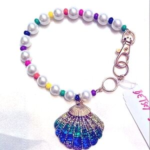 Beautiful Betsey Johnson Shell Pearl Bracelet Seashell Colorful Rainbow Glittery